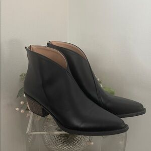 Cowboy Look Black Ankle Boots